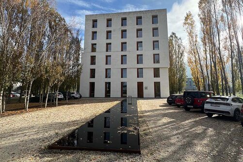 Frontalansicht des modernen Bürogebäudes 2226 in Lustenau 
